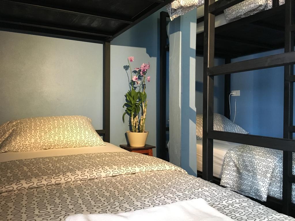 Blue Chang House Банкок Екстериор снимка